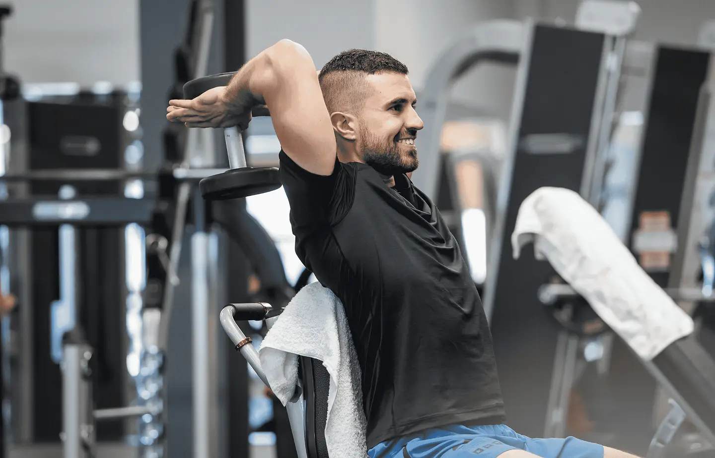 10 exercices efficaces avec des halteres