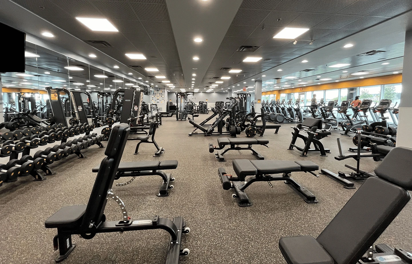 Nouveau gym Econofitness a Brossard