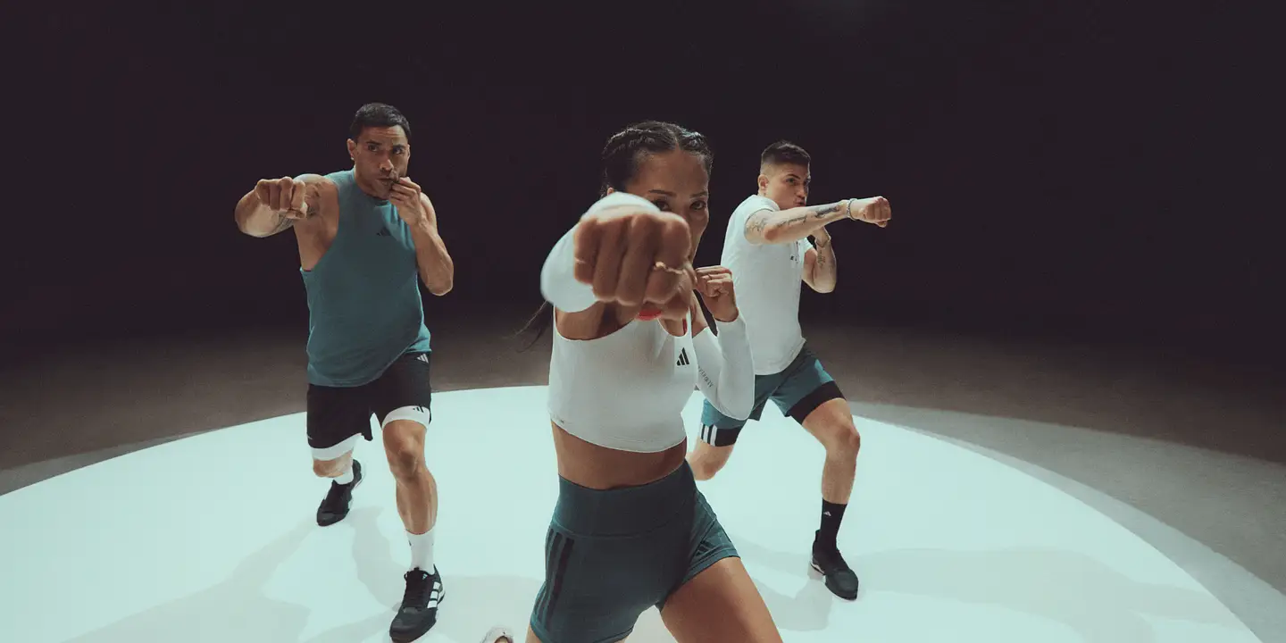 Entrainement puissant à haute intensité et sans contact, inspiré des arts martiaux!